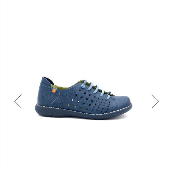 Light Blue Leather Shoes - Picture 9 of 9